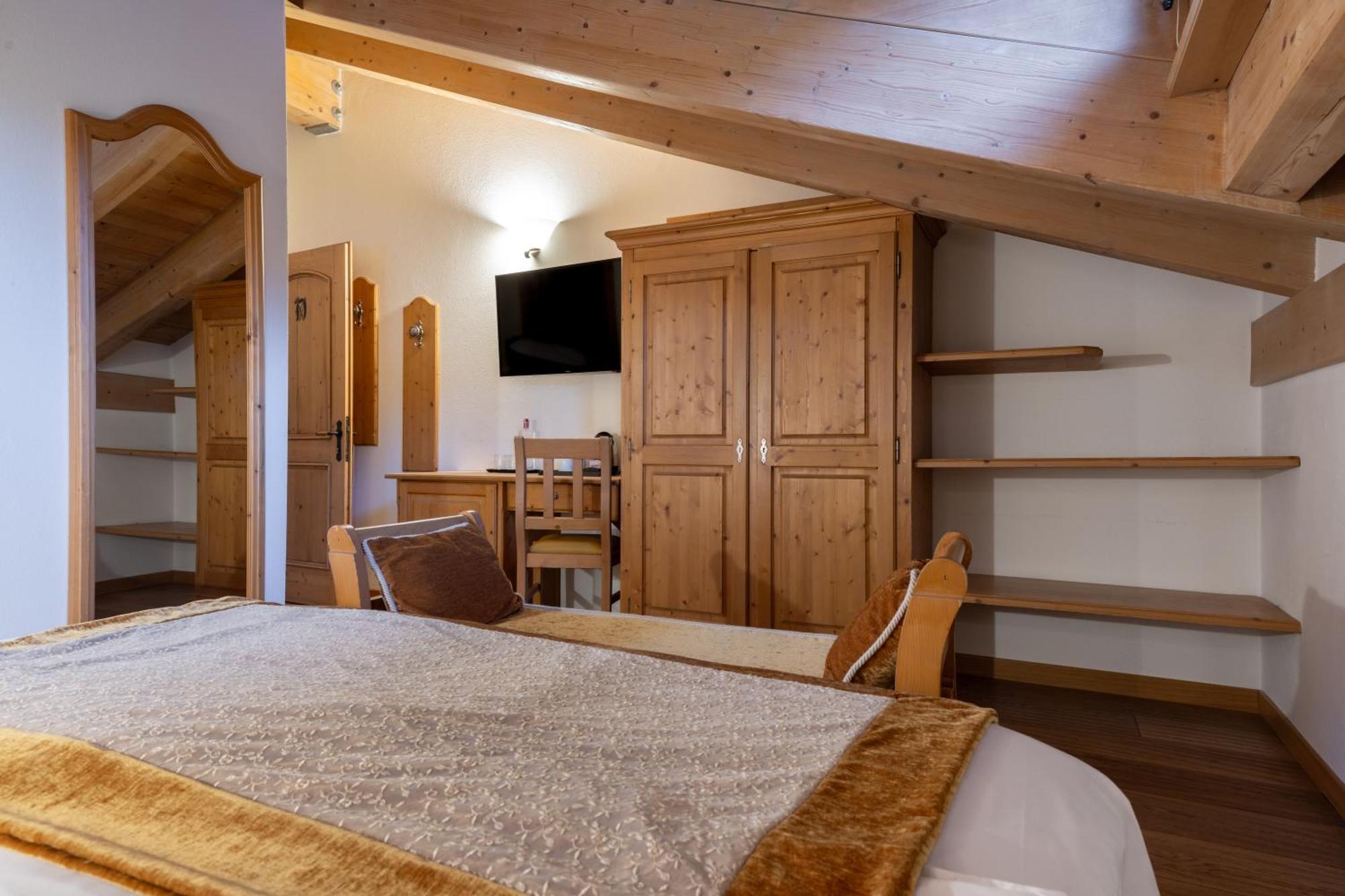 Camana Veglia Hotel 4*